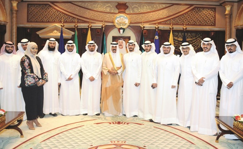 سمو ولي العهد الشيخ نواف الأحمد مستقبلا رؤساء وأعضاء فروع الاتحاد الوطني لطلبة الكويت﻿