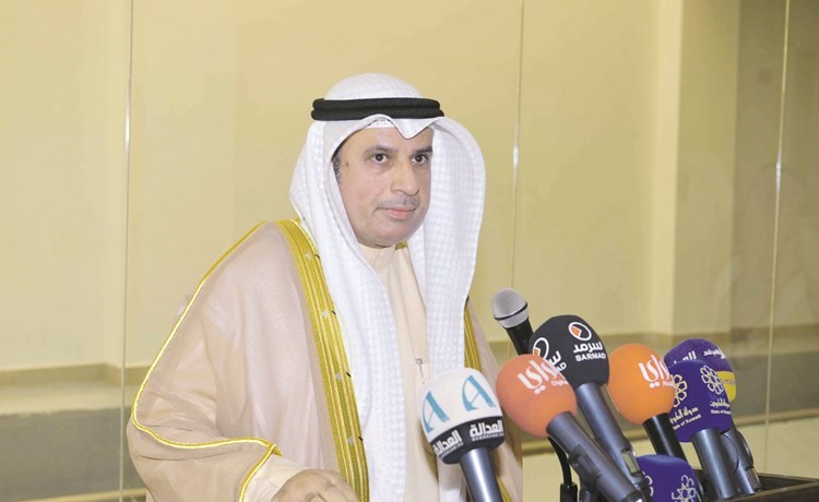 الوزير العزب ملقيا كلمته ﻿