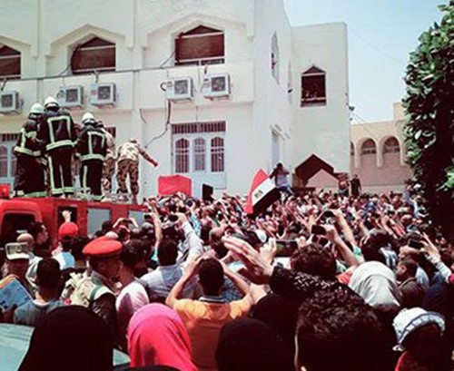 بالفيديو.. " الأنباء " تنشر قصيدة الشهيد المصري " أحمد المنسي.. ورد فعل ابنه ذي الـ9 أعوام !