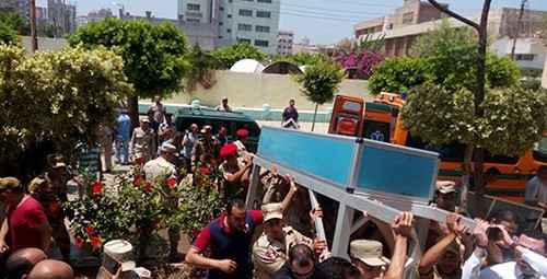 بالفيديو.. " الأنباء " تنشر قصيدة الشهيد المصري " أحمد المنسي.. ورد فعل ابنه ذي الـ9 أعوام !