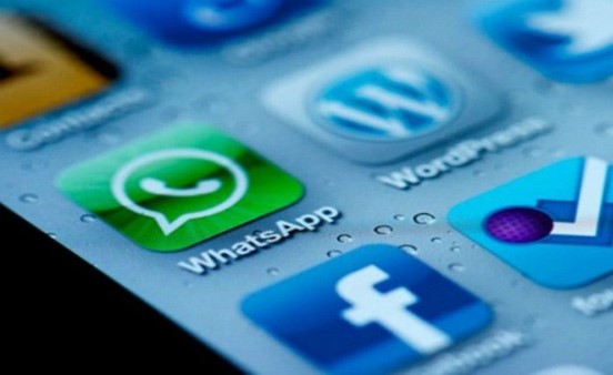 جريمة مروعة في الإمارات ..فوجئ بمقاطع اباحية لزوجته على جوال صديق عمره!