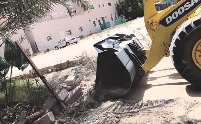إزالة أحد التعديات بإحدى مناطق الفروانية﻿