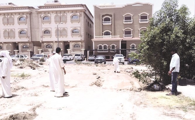 فريق العمل اثناء ازالة التعديات﻿