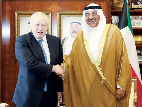 الشيخ صباح الخالد لدى استقباله وزير خارجية بريطانيا بوريس جونسون