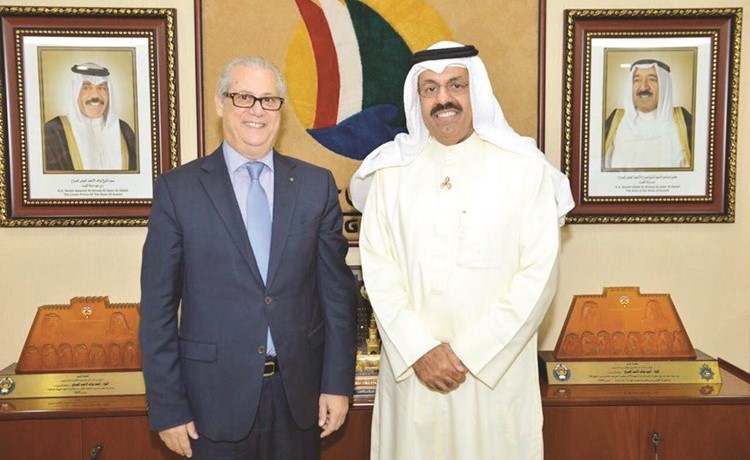الفريق أول م.الشيخ أحمد النواف وسفير المغرب جعفر حكيم﻿