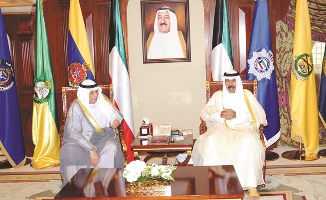 سمو ولي العهد الشيخ نواف الأحمد مستقبلا الشيخ خالد الجراح﻿