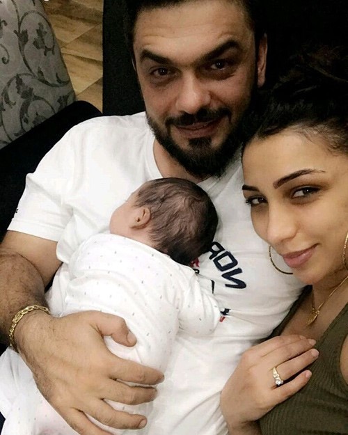 بالصور .. والد حلا الترك ودنيا بطمة يتزوجان مرة ثانية… هل كانا على طلاق؟!