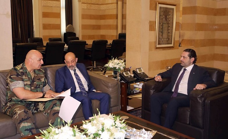 رئيس الحكومة سعد الحريري متحدثا عقب استقباله وزير الدفاع يعقوب الصراف وقائد الجيش العماد جوزيف عون في السراي	(محمود الطويل)﻿