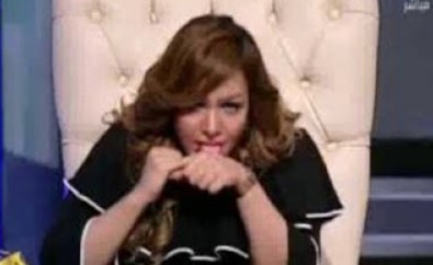 فيديو صادم .. مذيعة مصرية تتعاطى الهيروين على الهواء..إليكم حقيقة ماحدث !
