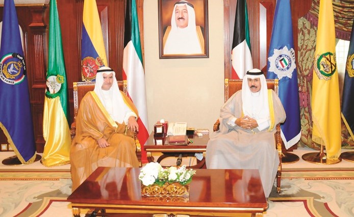 سمو ولي العهد الشيخ نواف الأحمد مستقبلا عصام المرزوق﻿