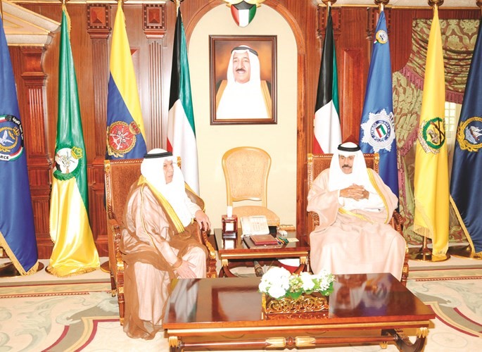 سمو ولي العهد الشيخ نواف الاحمد مستقبلا الشيخ خالد الجراح﻿