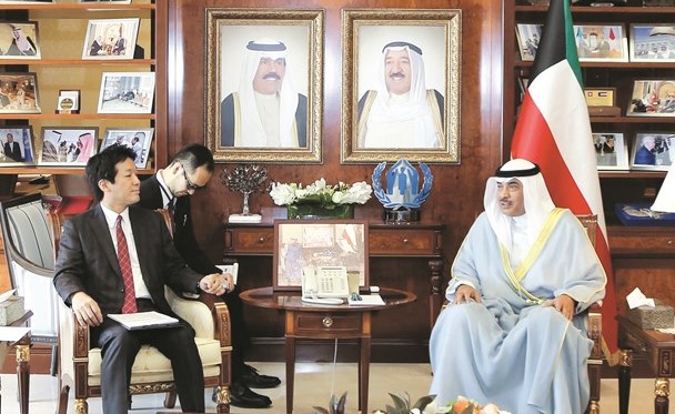 الشيخ صباح الخالد مستقبلا وزير الدولة للشؤون الخارجية في اليابان كينتارو سونورا	﻿