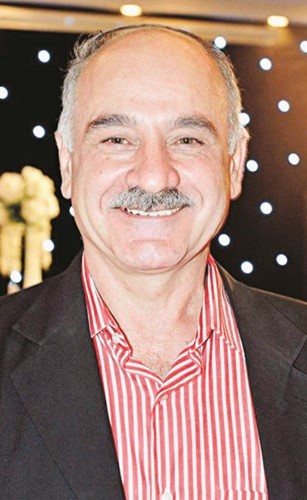 الكاتب مروان قاووق﻿