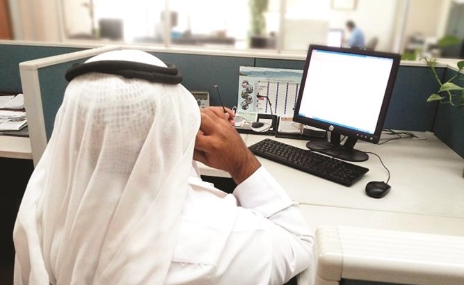 البطالة المقنعة.. تكدس بالجهاز الحكومي والإنتاجية صفر