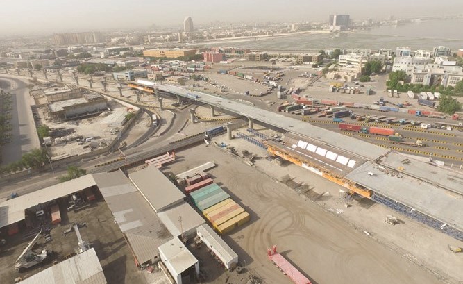أعمال العوارض الصندوقية المصبوبة بالموقع بنظام الشدات المنزلقة - جسر ميناء الشويخ﻿
