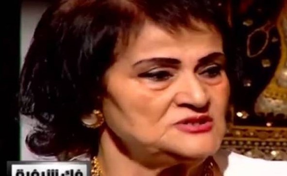 فيديو صادم .. بصارة عربية تفجر مفاجأة حول تعاملها مع الجن !