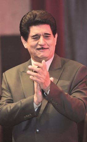 حميد منصور دق باب الكويت: «جيت يا أهل الهوى.. سلامات»