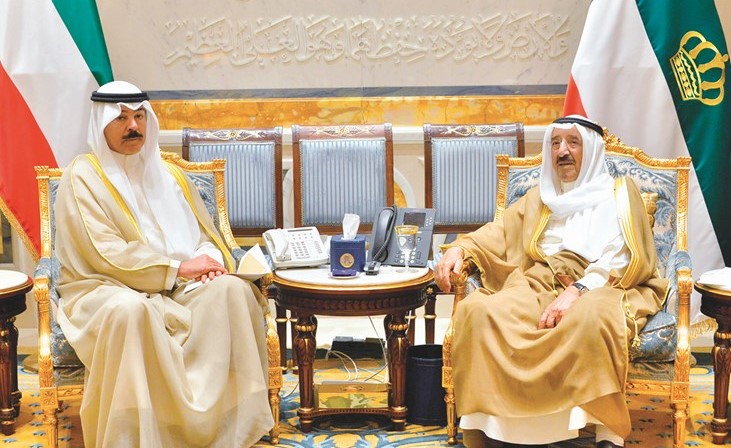 صاحب السمو الأمير الشيخ صباح الأحمد مستقبلا رئيس مجلس الوزراء بالانابة ووزير الدفاع الشيخ محمد الخالد﻿