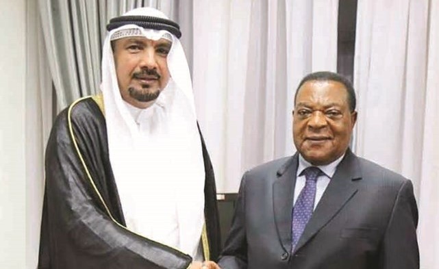 السفير جاسم الناجم مع الوزير د. أوغسطين ماهيغا﻿