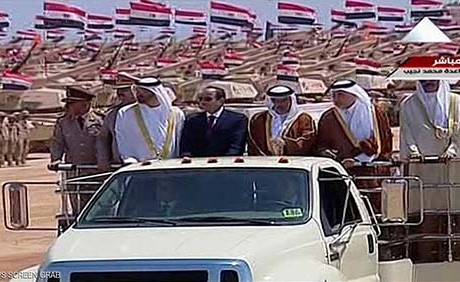 السيسي والقاعدة العرب يفتتحون قاعدة محمد نجيب العسكرية
