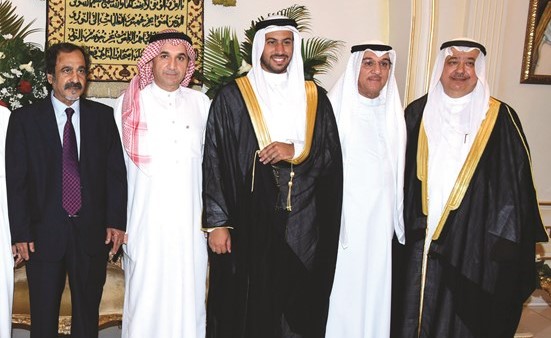 اللواء م.حسين الشيرازي والعقيد محمد الشيرازي يباركان ﻿
