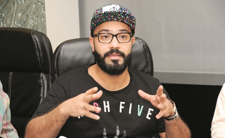 عبدالله البدر لـ «الأنباء»: «أنا كاره للتلفزيون ... وبصراحة الكاميرا ما حبتني»!