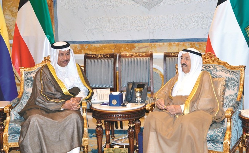 صاحب السمو الأمير الشيخ صباح الأحمد مستقبلا سمو رئيس الوزراء الشيخ جابر المبارك﻿