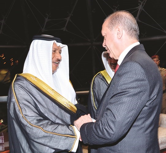 الرئيس التركي رجب طيب اردوغان يصل الى الكويت وفي استقباله سمو الشيخ جابر المبارك﻿