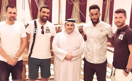 الدبوس احتفى بالمدرب ميغيل والطاقم المساعد له﻿