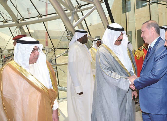 الشيخ محمد الخالد والشيخ خالد الجراح في وداع الرئيس أردوغان﻿