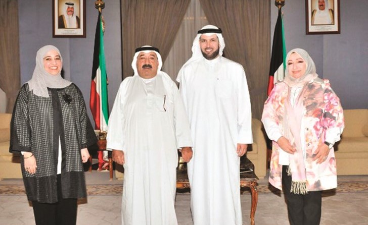 الشيخ ناصر صباح الأحمد مستقبلا د.حمود القشعان ود.هند المعصب وسحر العلي﻿