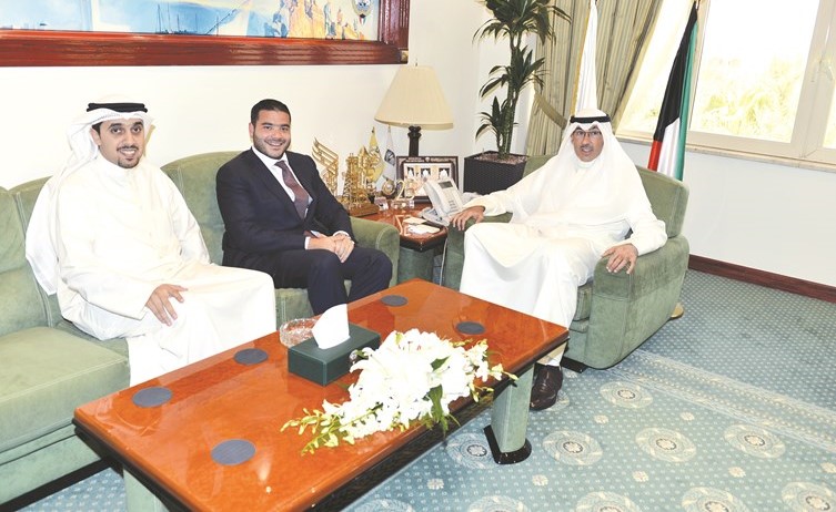 الشيخ فواز الخالد مستقبلا نواف ناجيا وفهد السرحان﻿