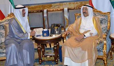 صاحب السمو الأمير الشيخ صباح الأحمد مستقبلا مرزوق الغانم