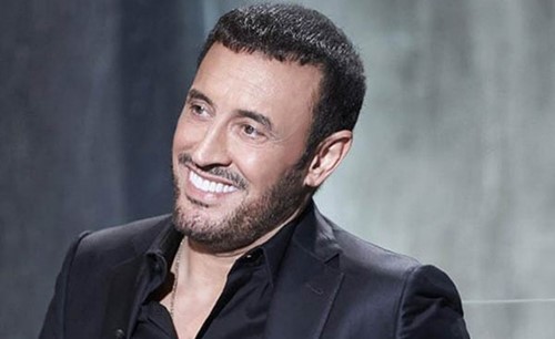 بالفيديو..كاظم الساهر يتخلى عن رومانسيته ويخوض عراكاً لهذا السبب.. شاهدوا ماذا فعل