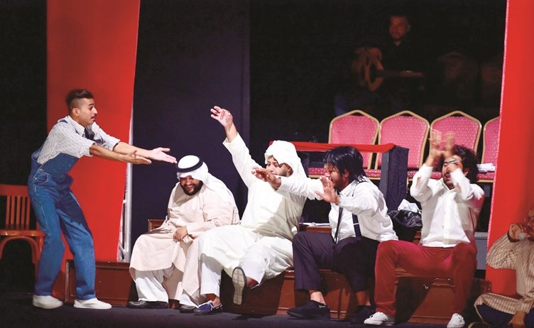 مشهد من مسرحية كمبوشة﻿