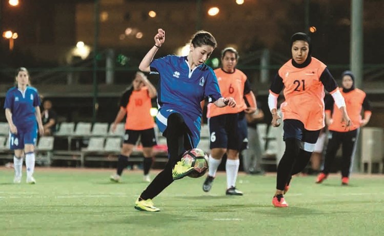 مهارات عالية لفتيات GUST خلال احدى المباريات﻿