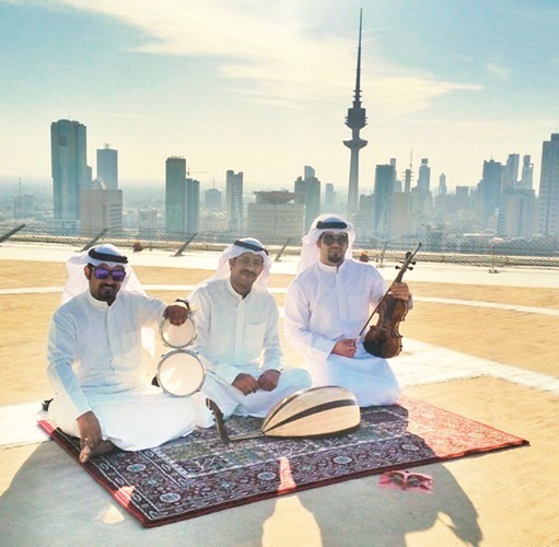 من أعلى قمة برج الشهيد أثناء تصوير إعلان لشركة زين للاتصالات﻿