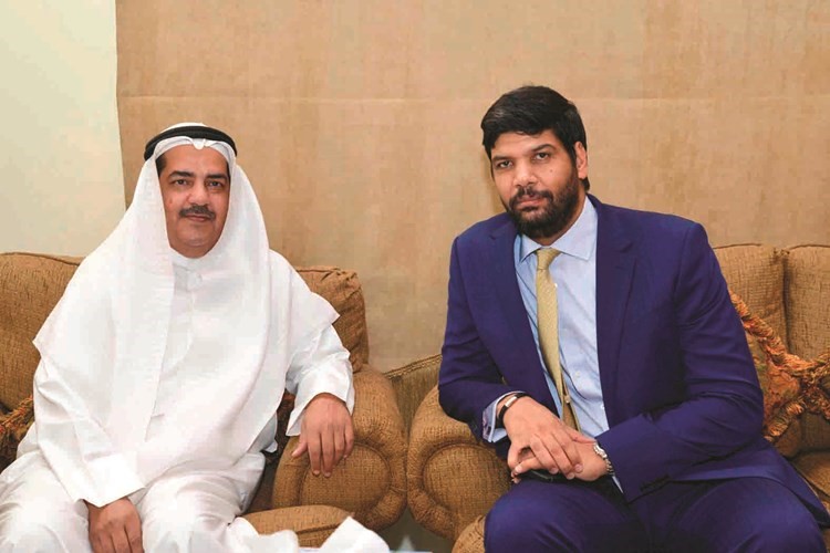 نايف شرار مع المحتفى به الوزير المفوض بالسفارة المغربية المهدي الرامي﻿