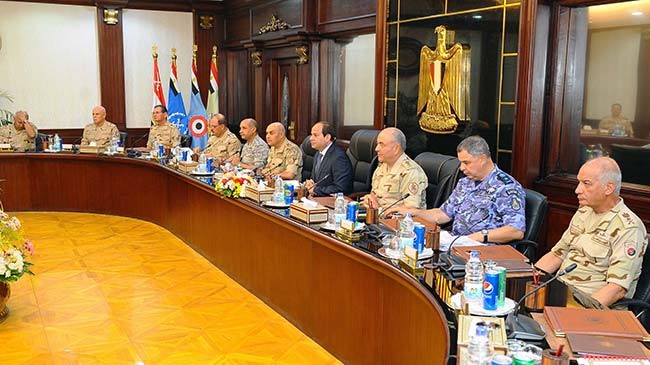 السيسي يوجه القوات المسلحة بمواصلة إجراءات الحفاظ على أمن البلاد