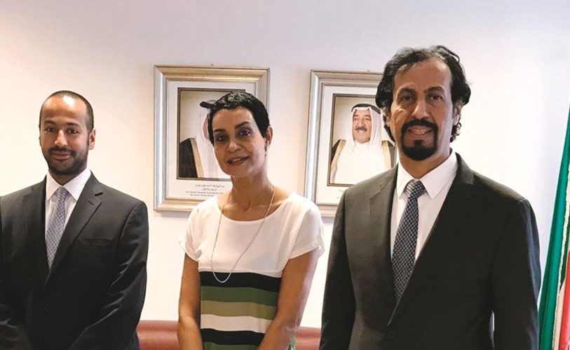 السفير الشيخ علي الخالد مع نادية خديدي﻿