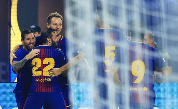 "كلاسيكو ودي".. ينتهي بتفوق برشلونة على غريمه التقليدي ريـال مدريد