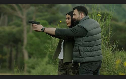 غيرة وفاء الكيلاني على زوجها تيم حسن تدفع بنادين نجيم إلى الانسحاب من مسلسل “الهيبة”