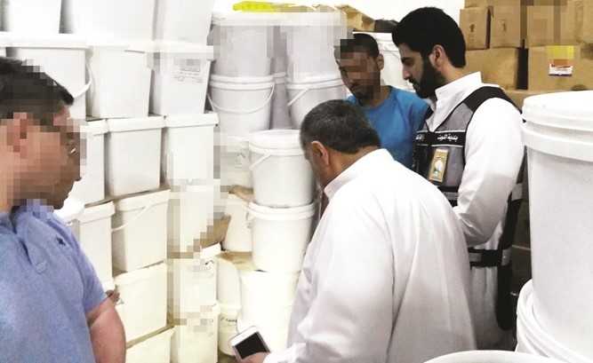 كميات من الأجبان المصادرة خلال الحملة ﻿