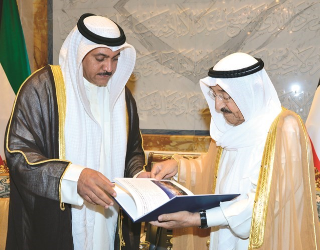 صاحب السمو الأمير الشيخ صباح الأحمد يطلع على استراتيجية الأمن السيبراني من م. سالم الأذينة ﻿