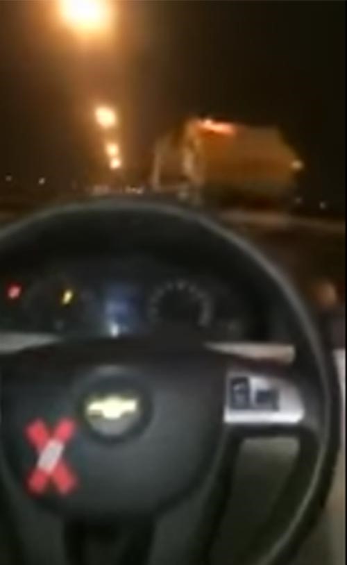 بالفيديو.. سائق يوثق بكاميرا هاتفه لحظة تعرضه لحادث مرعب