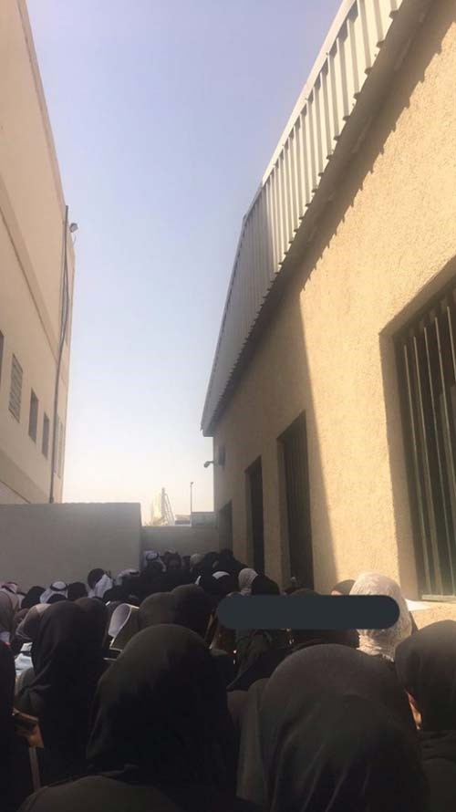 بالفيديو والصور.. ازدحام في اروقة «التطبيقي» لتقديم التظلمات من نسب القبول.. والهيئة: رفعنا النسب لمحدودية المقاعد