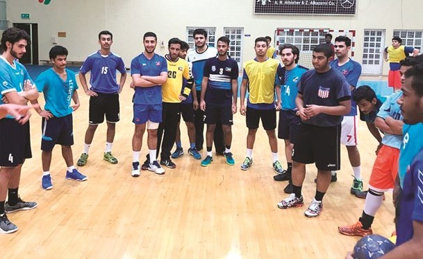 لاعب منتخبنا للشباب في تدريب سابق ﻿