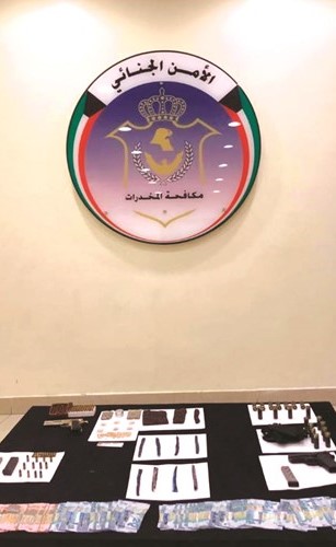 ضبط 169 كيلوغرام مخدرات و177 ألف حبة مؤثرات عقلية و5 آلاف زجاجة خمر