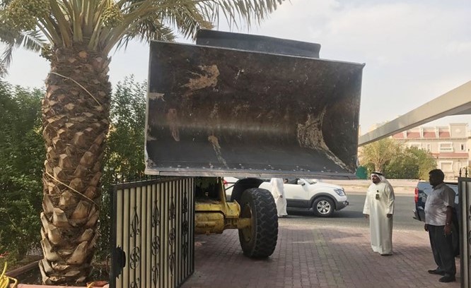 جانب من إزالة احد التعديات ﻿