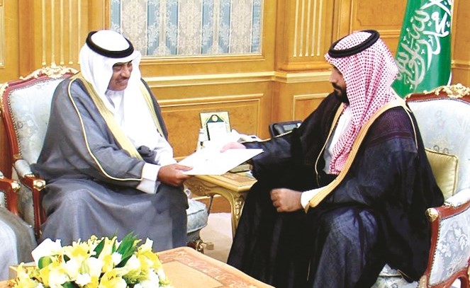 مبعوث صاحب السمو الأمير الشيخ صباح الأحمد يسلم الرسالة الخطية إلى صاحب السمو الملكي الأمير محمد بن سلمان﻿